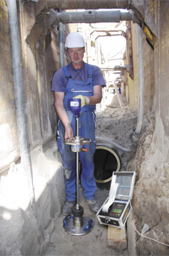 Light drop weight tester for pipeline constructions